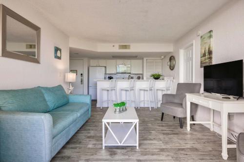 Key West House | Tortuga Suite at Sunrise Suites Resort - Heated Pool, Hot Tub & Free Parking