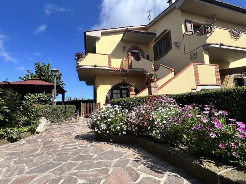 Castellina Marittima House | Toscana Uno