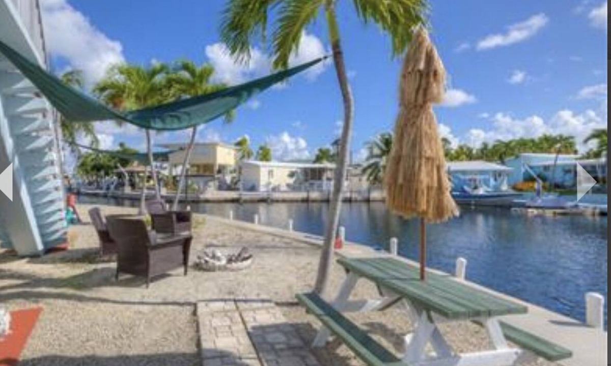 Cross Key Waterways House | Tropical paradise