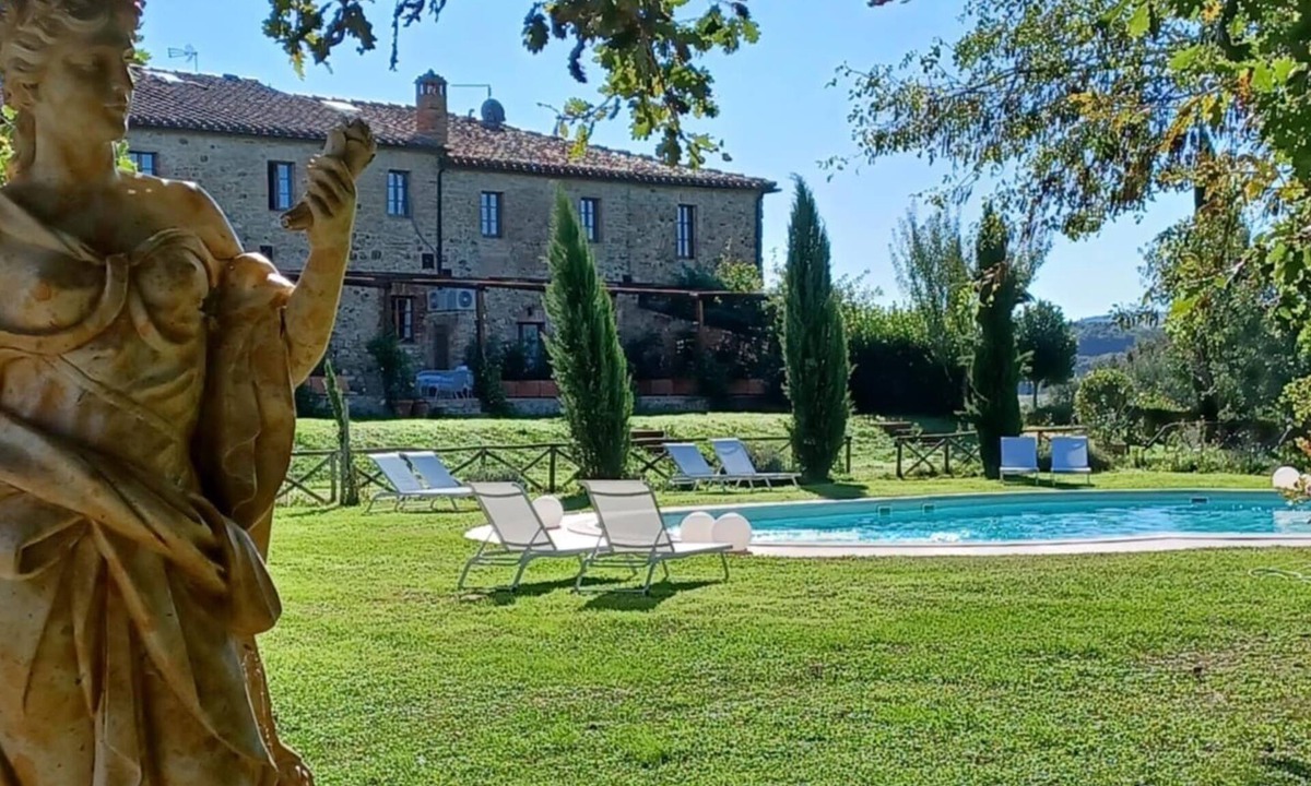 Casole d'Elsa Ski Chalet | Tuscan Private Estate with Pool - 5 Charming Villas at Tenuta Cantona,
