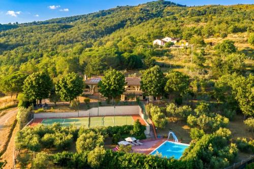 Loro Ciuffenna Villa | Tuscany Villas With Private Pool & Tennis - Happy Rentals