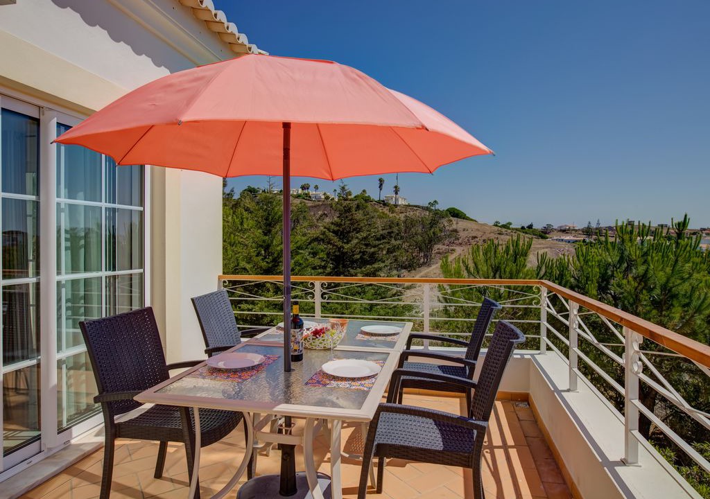 Budens Villa | Two bedroom linked villa at Quinta da Encosta Velha