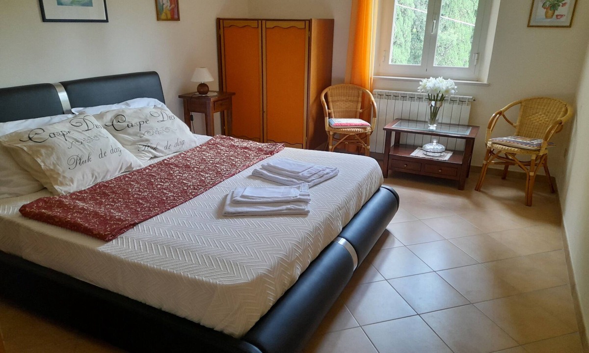 Giomici Apartment | Two rooms apartment with swimming pool in umbrian countryside