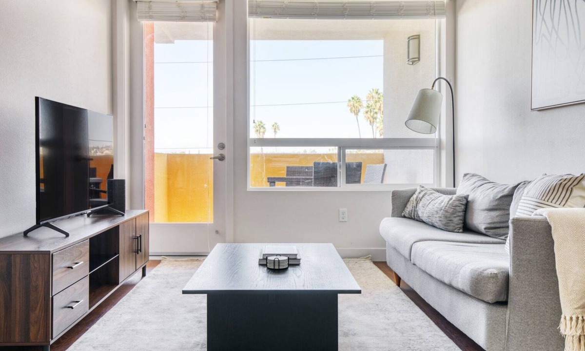 Inglewood Apartment | Upscale Westchester 1BR w/Pool, Gym & W/D, 5 mins to LAX, by Blueground