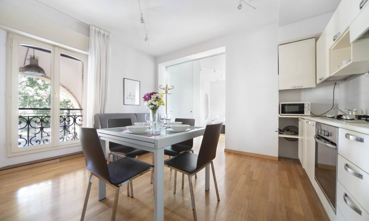 Historic Center Apartment | UR-NEST Marconi 1, modern studio apartment in the city center