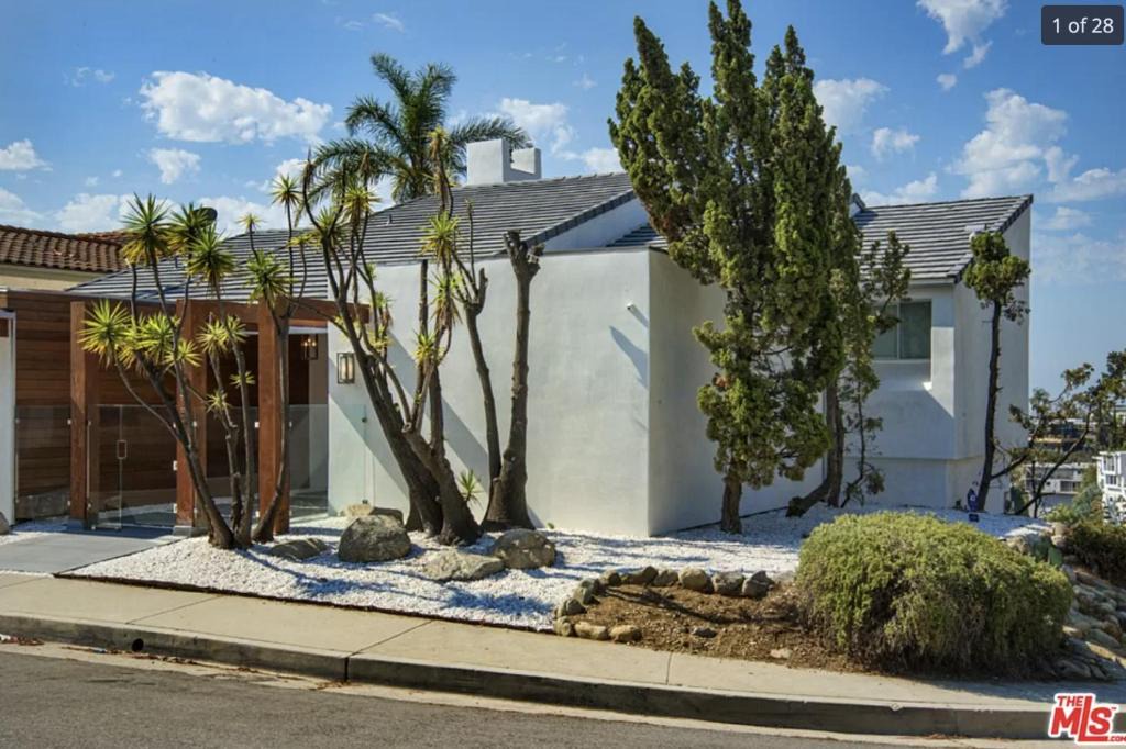 Hollywood Hills West Villa | Vacation Dream Villa with Stunning Views over LA