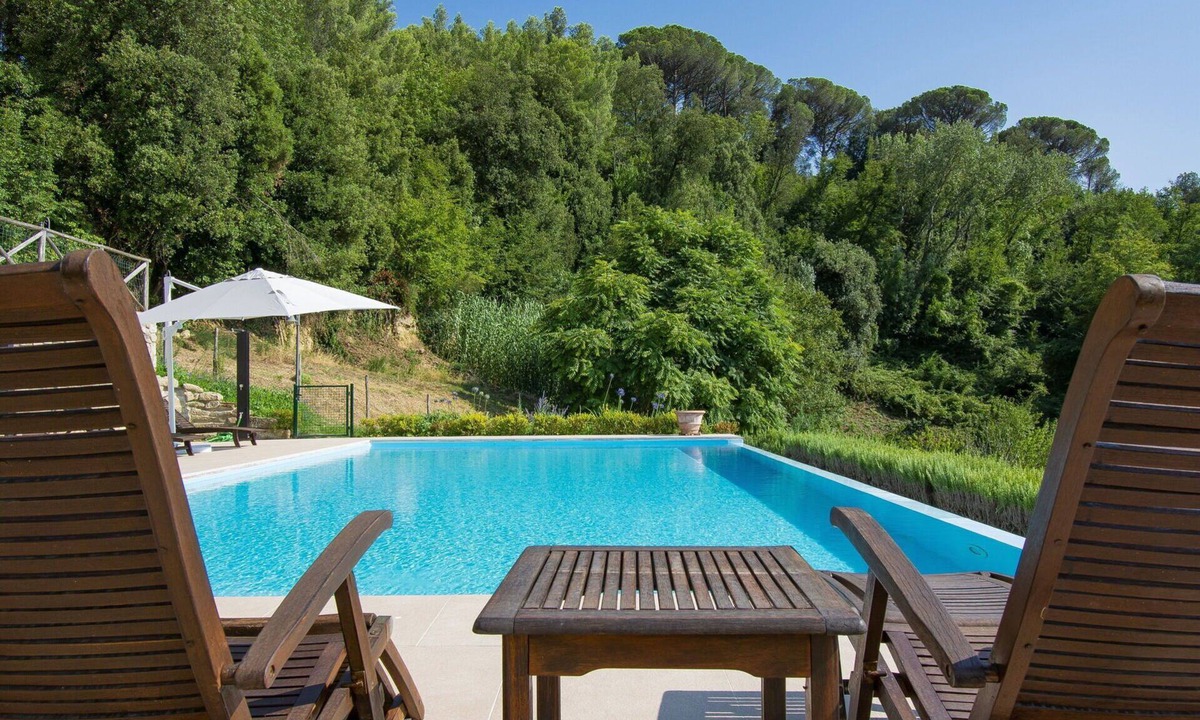 Figline e Incisa Valdarno House | Vacation Home in Madonna Del Cesto with 3 bedrooms sleeps 6