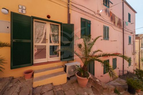 Porto Azzurro Apartment | Vicolo San Martino Suite
