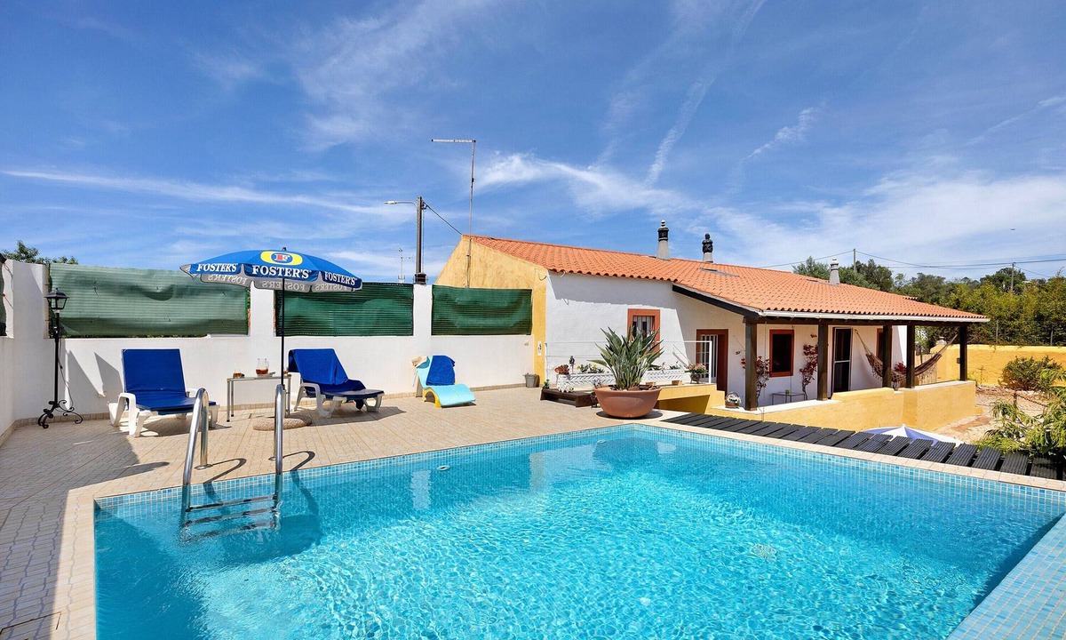 Cumeada Villa | Villa "Casa Bril" with Private Pool & Wi-Fi