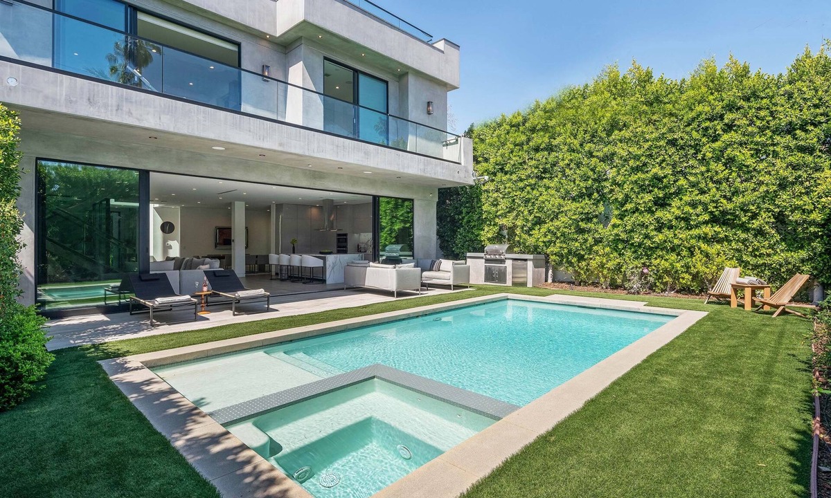 Beverly Grove Villa | Villa Bond by LuxJB🥇Design Award-Winner 🏆 Heated Pool & Jacuzzi 🏆Rooftop-Deck