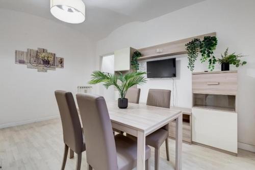 Salario Apartment | Villa Borghese Modern Apartment