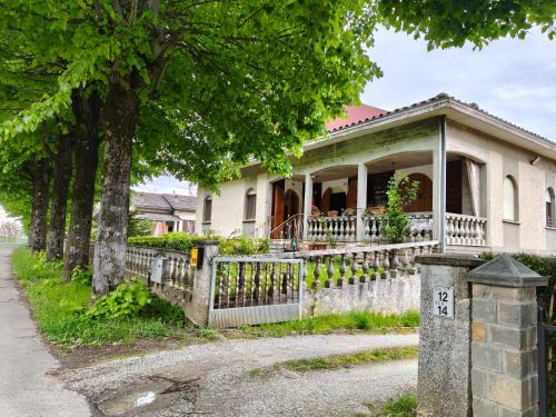 Polinago Apartment | Villa Carol