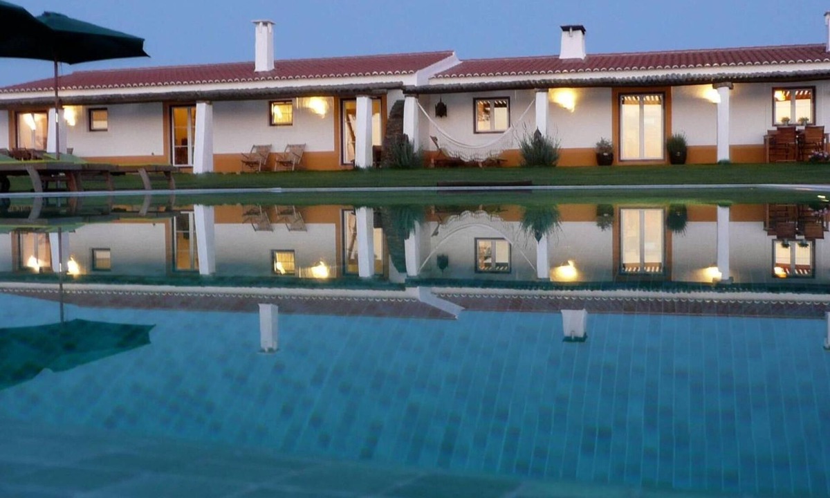Zambujeira do Mar Villa | Villa 'Casa Do Sol' with Shared Pool and Shared Terrace