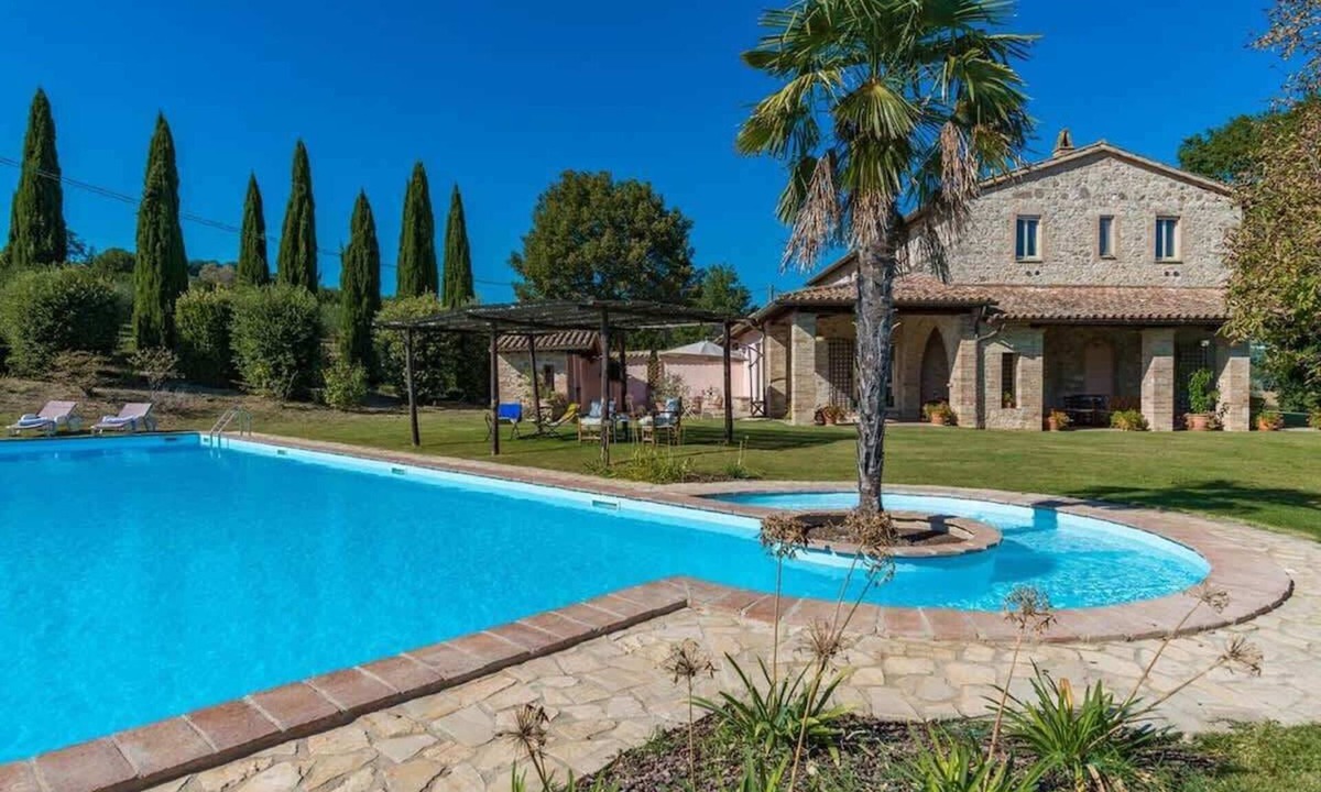 Massa Martana Villa | Villa Cicognola - Luxury with Pool in Umbria