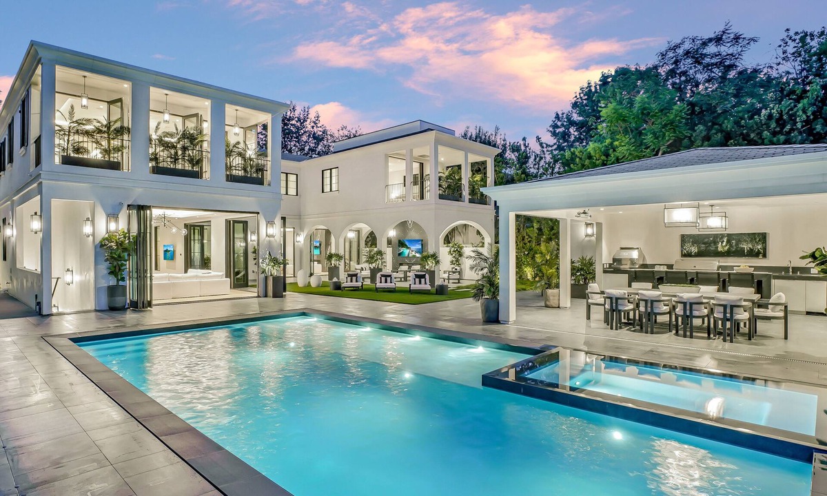 Beverly Hills Villa | Villa Colette by LuxJB 🏆 Beverly Hills Mansion with Resort-Style Service