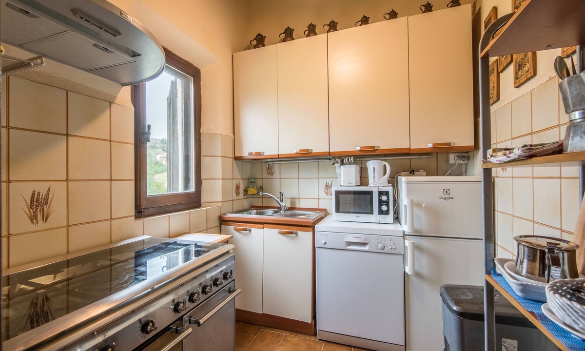 Castellina in Chianti Villa | Villa "Cottage San Bartolomeo" with Mountain View, Pool & Wi-Fi