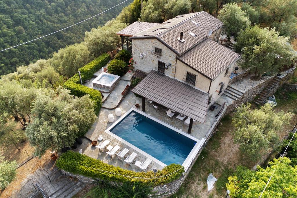 Vescina Villa | Villa Daphne Pool And Jacuzzi