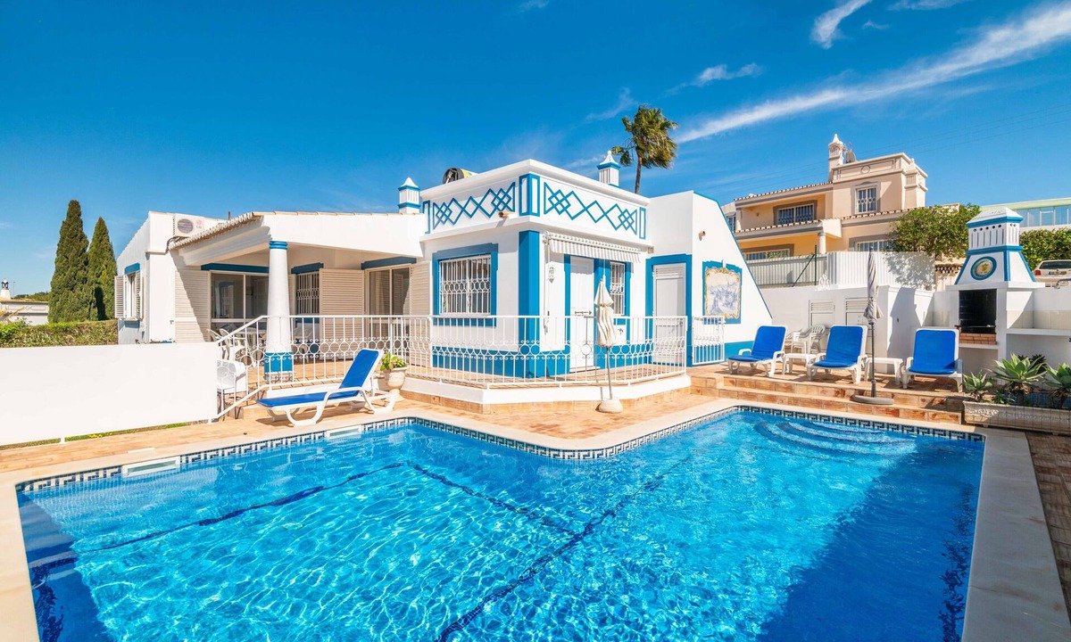 Albufeira Villa | Villa 'Eulália' with Private Pool, Wi-Fi and Air Conditioning