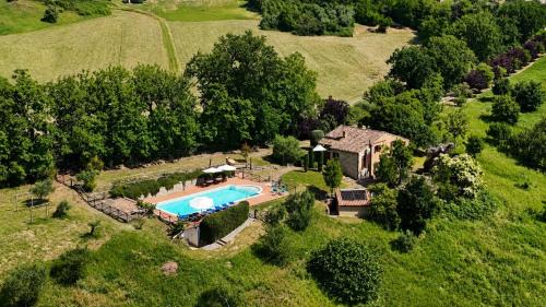 SantʼAngelo in Pontano Villa | Villa Il Rigogolo - Private Pool - 10 Guests - Panoramic Marche Hills