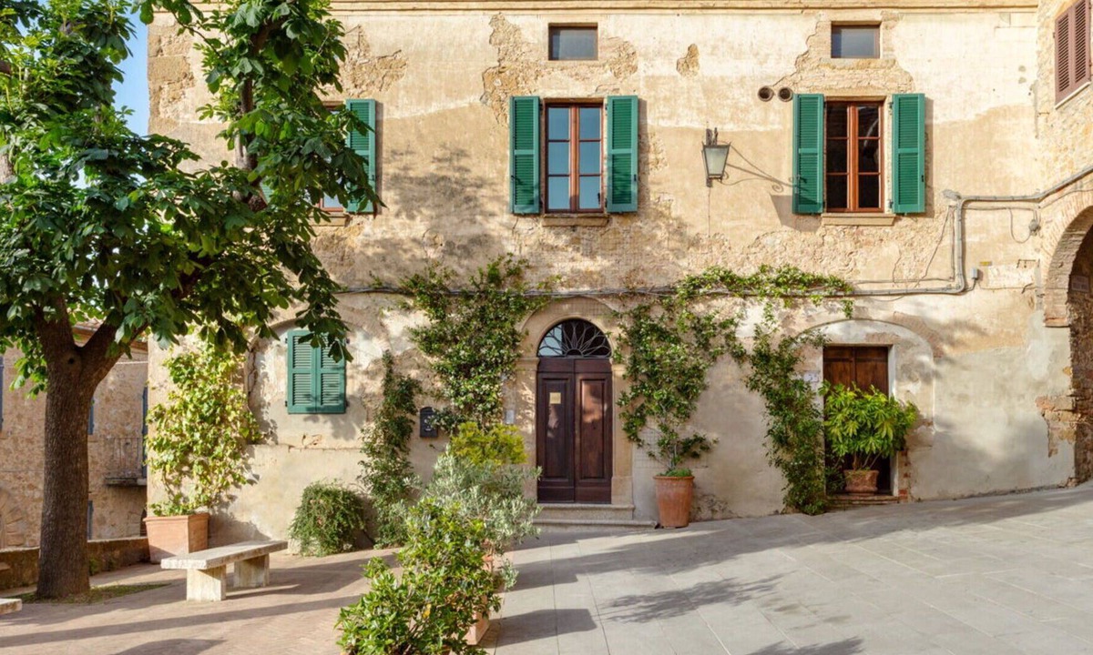 Castelmuzio Villa | Villa in Castelmuzio with 5 bedrooms sleeps 9