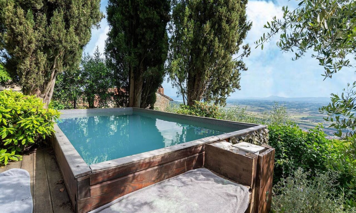 Cortona Old Town Villa | Villa in Cortona with pool