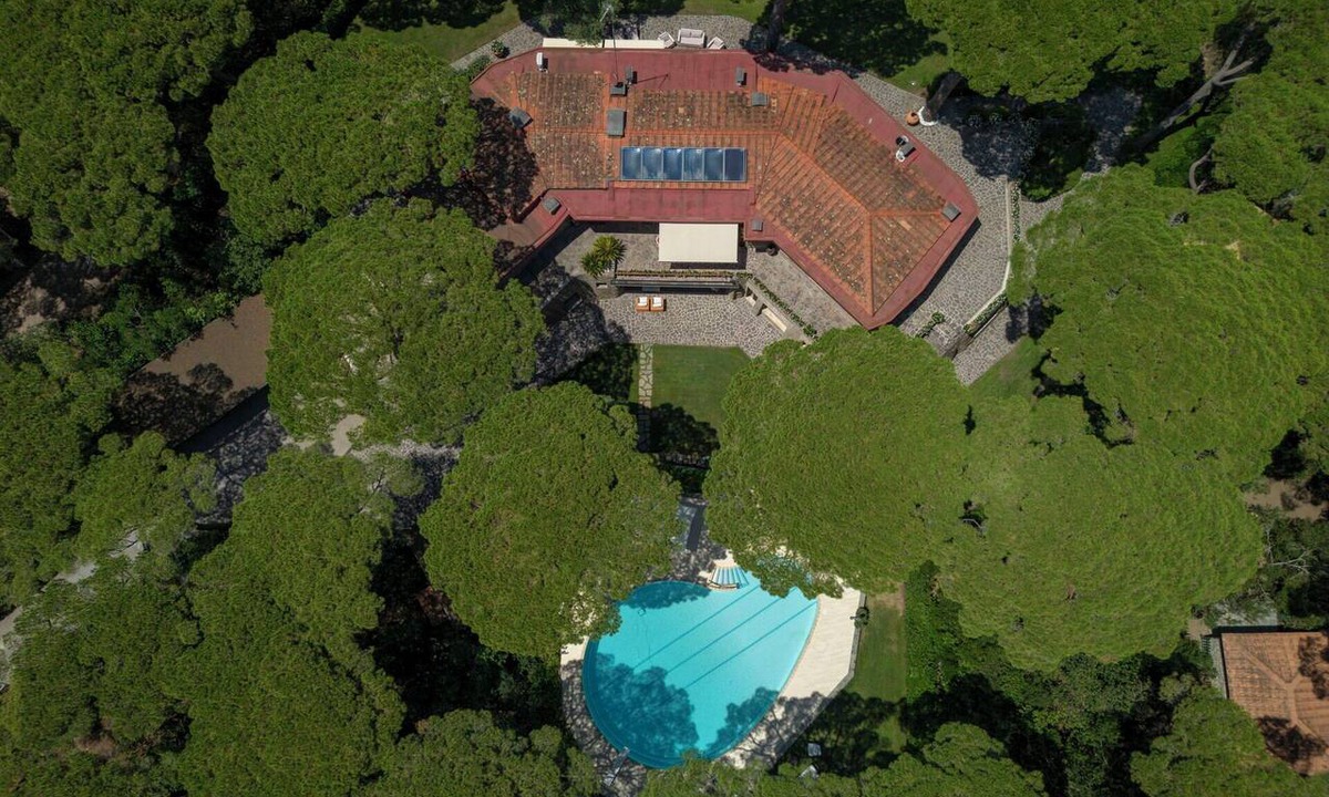 Le Rocchette Villa | Villa in Roccamare with 7 bedrooms sleeps 14