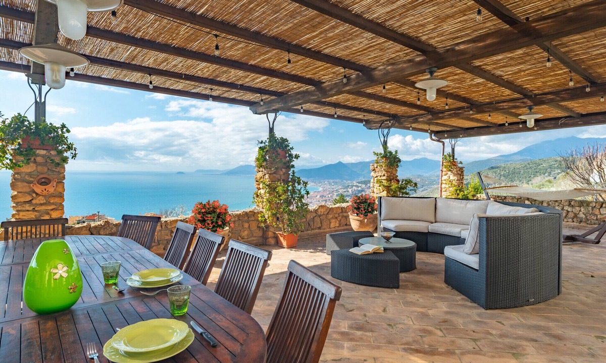 Borgio Verezzi Apartment | Villa L'orizzonte con vista
