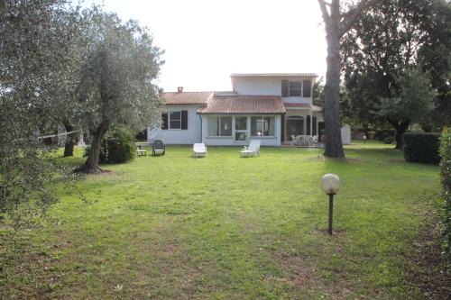 Donoratico Villa | Villa la Respigola completamente indipendente con giardino recintato