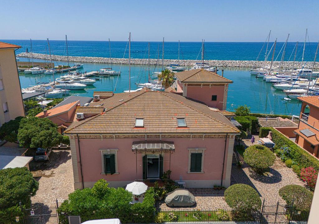 San Vincenzo House | Villa Liberty Rosa 1912