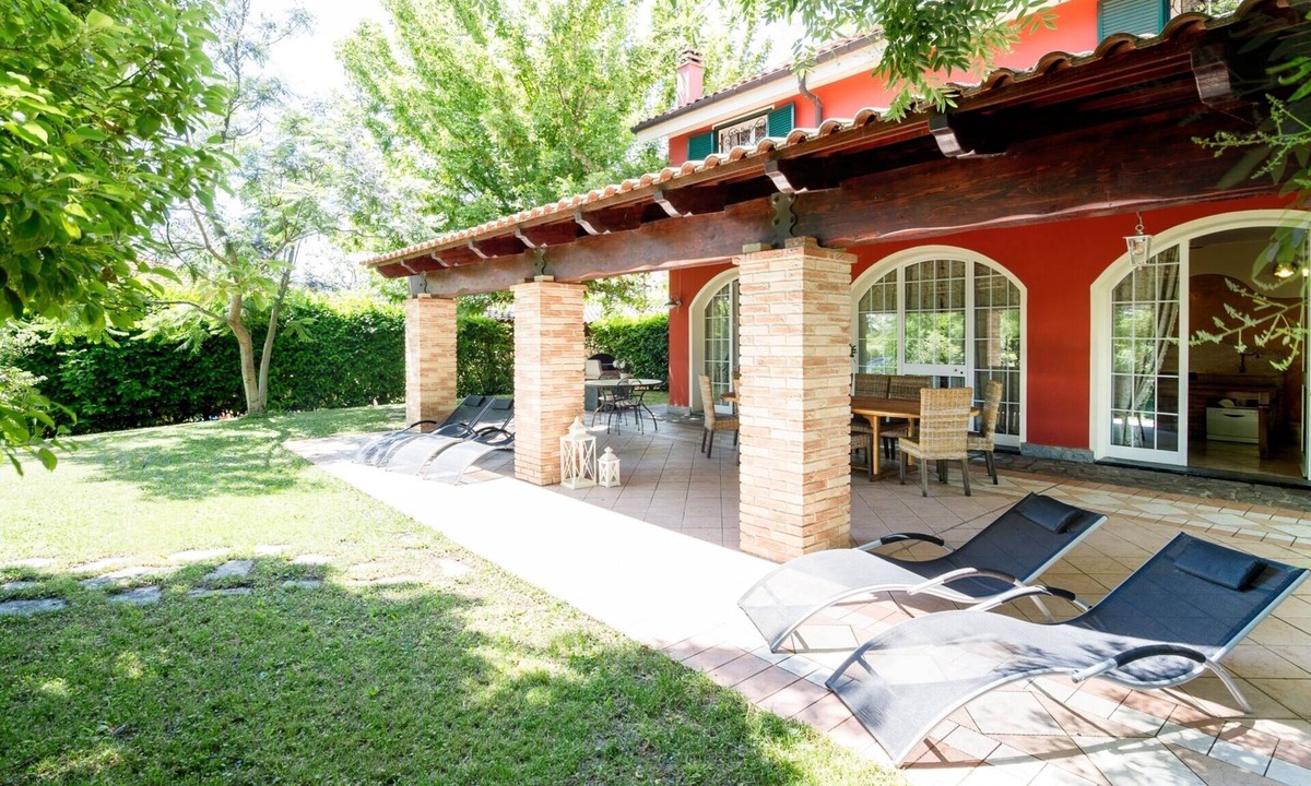 Diano Marina House | VILLA LISA - COUNTRY HOUSE LISA. HOUSE WITH GARDEN 7 MINUTES WALK FROM THE SEA
