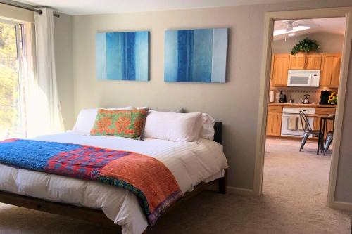 Redstone Apartment | Villa On The Boulevard