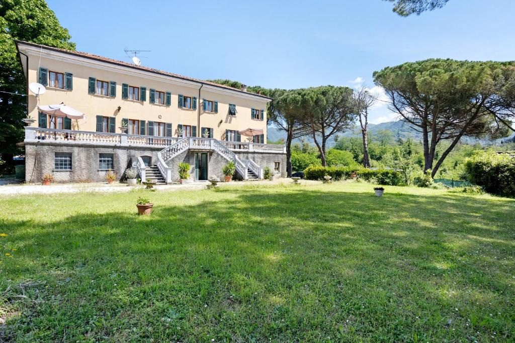 Sarzana House | Villa Pini