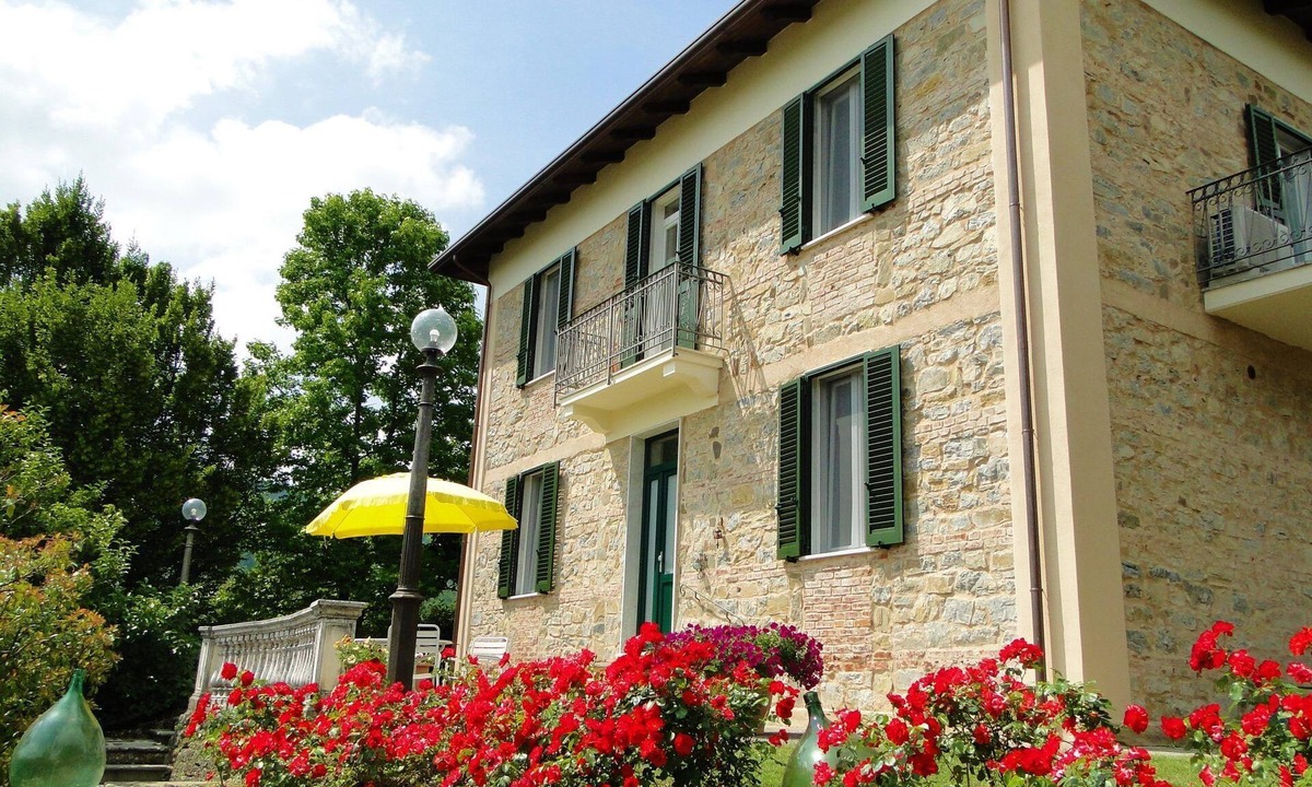Vigneta Villa | Villa, private pool,mountain views. Aircon included in price. Visit cinqueterre!