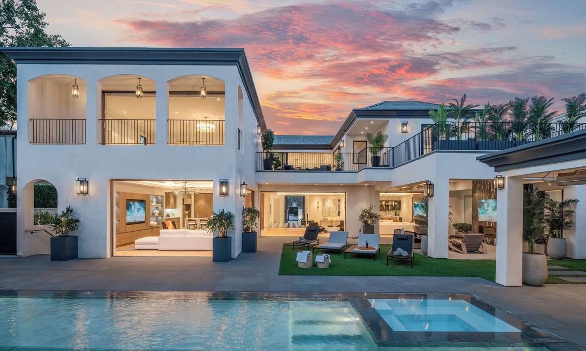 The Flats Villa | Villa Ruya by LuxJB 🏆 Beverly Hills Mansion with Resort-Style Service