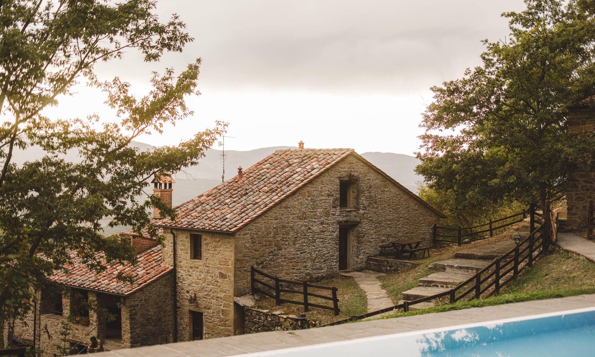 Sansepolcro House | Villa Vallorsaia with private pool, lake view, no neighbors