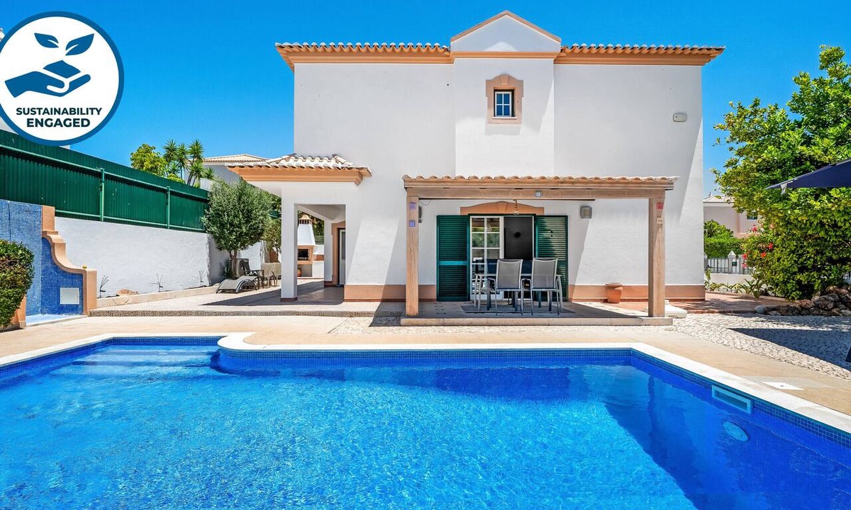 Monte Raposo Villa | Villa with Heatable Pool & BBQ in Alcantarilha