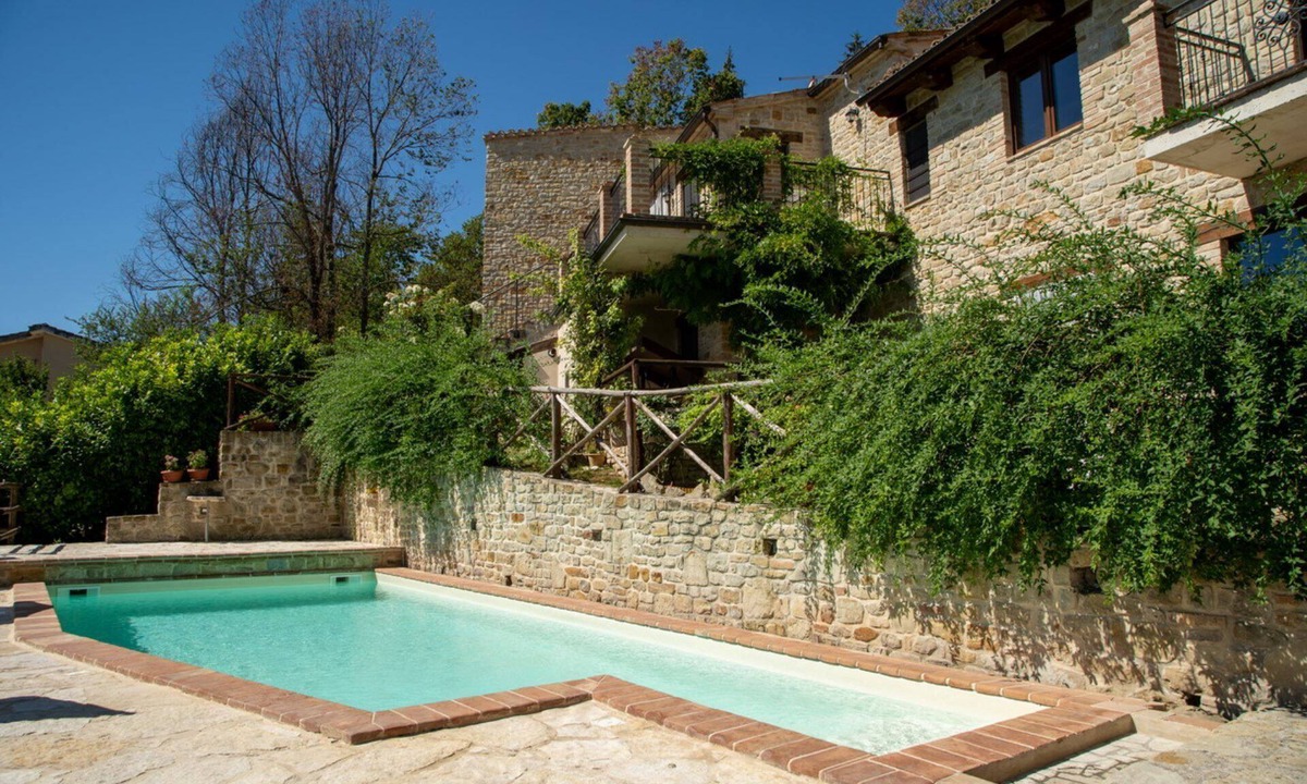 Monte San Martino House | Villa with private pool, stunning views, restaurant and supermarket within walking distance