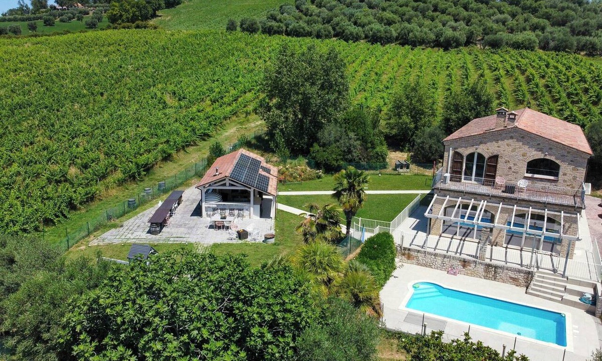 Monterado House | Villa with pool and pizza oven in the Marche hills