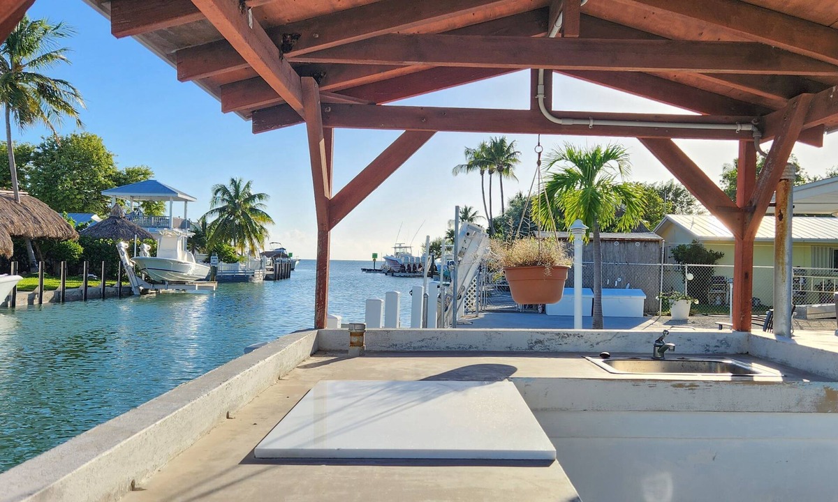 Lower Matecumbe Beach House | Waterfront oasis with boat dock, amazing views, patio, & hammock - dog-friendly
