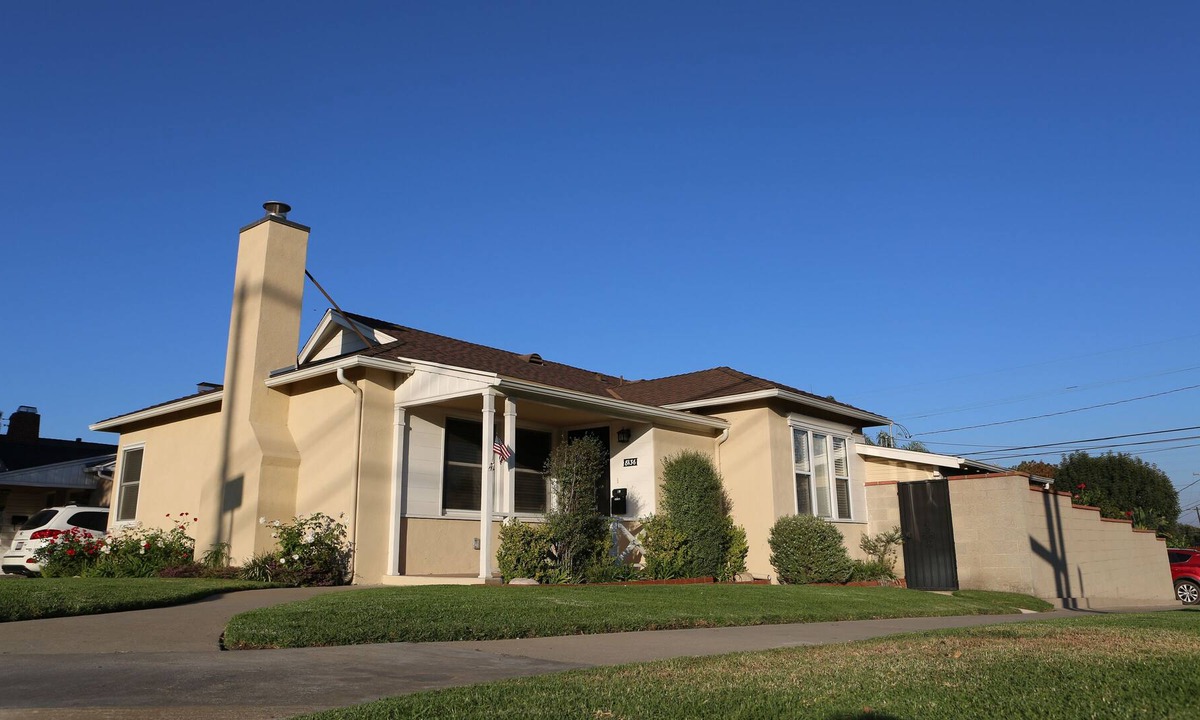 Westchester House | Welcome to Casa del Mar, your home away from home. Minutes to Sofiaand beach