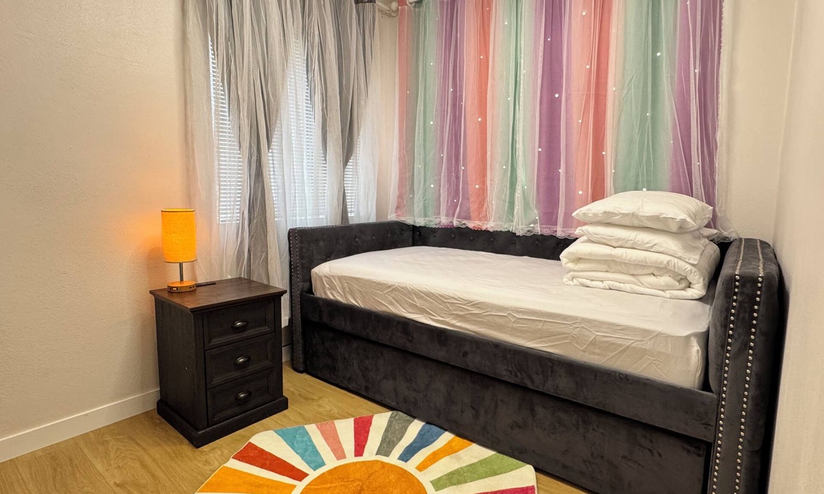 Valinda House | Welcoming 3-bedroom tiny house with AC in La Puente monthly 30%OFF