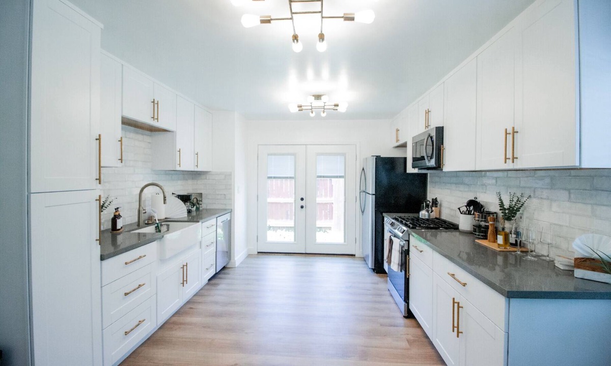 Lawndale House | Welcoming & Modern 3BD/2BA Home - Close to SpaceX, LAX, Beaches, & more!
