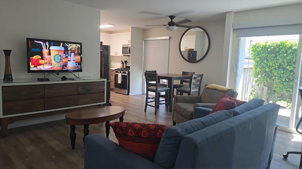Sawtelle Apartment | West LA Boutique Apartments Minutes from the Coast