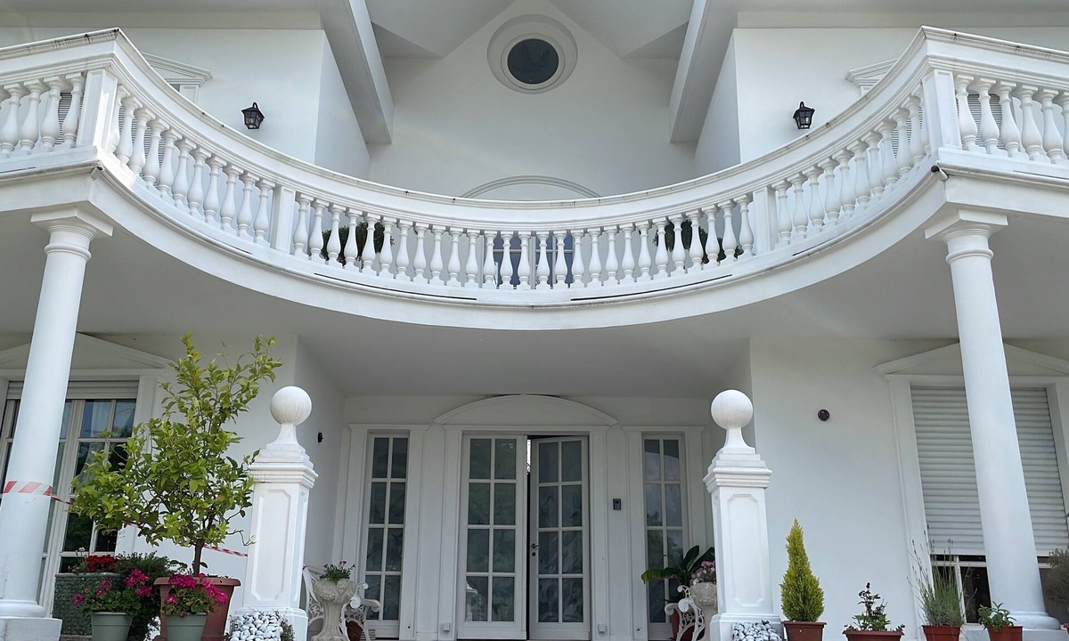 Grancia House | WHITE HOUSE