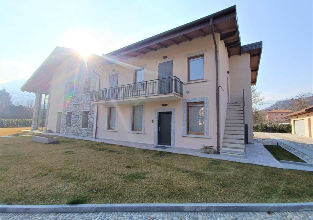 Mergozzo Apartment | Winter Spring Summer Apartments