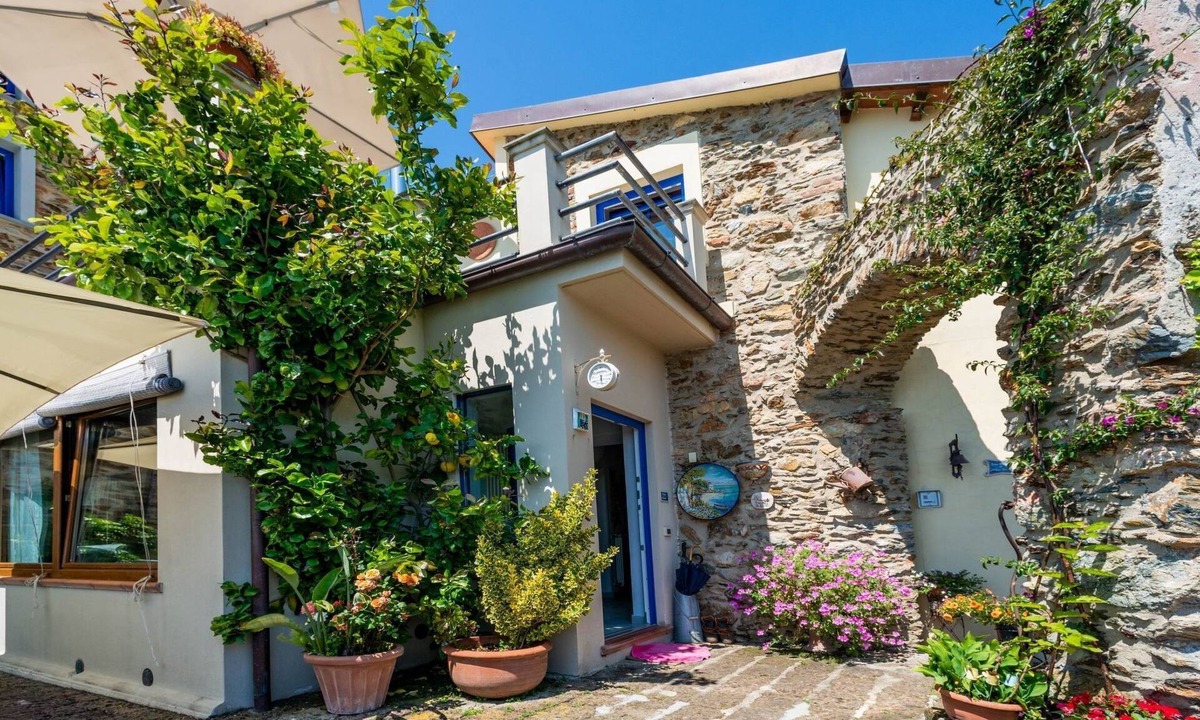 San Carlo Terme Apartment | Wohnung 'Settimo Cielo7' mit Schwimmbad by Interhome