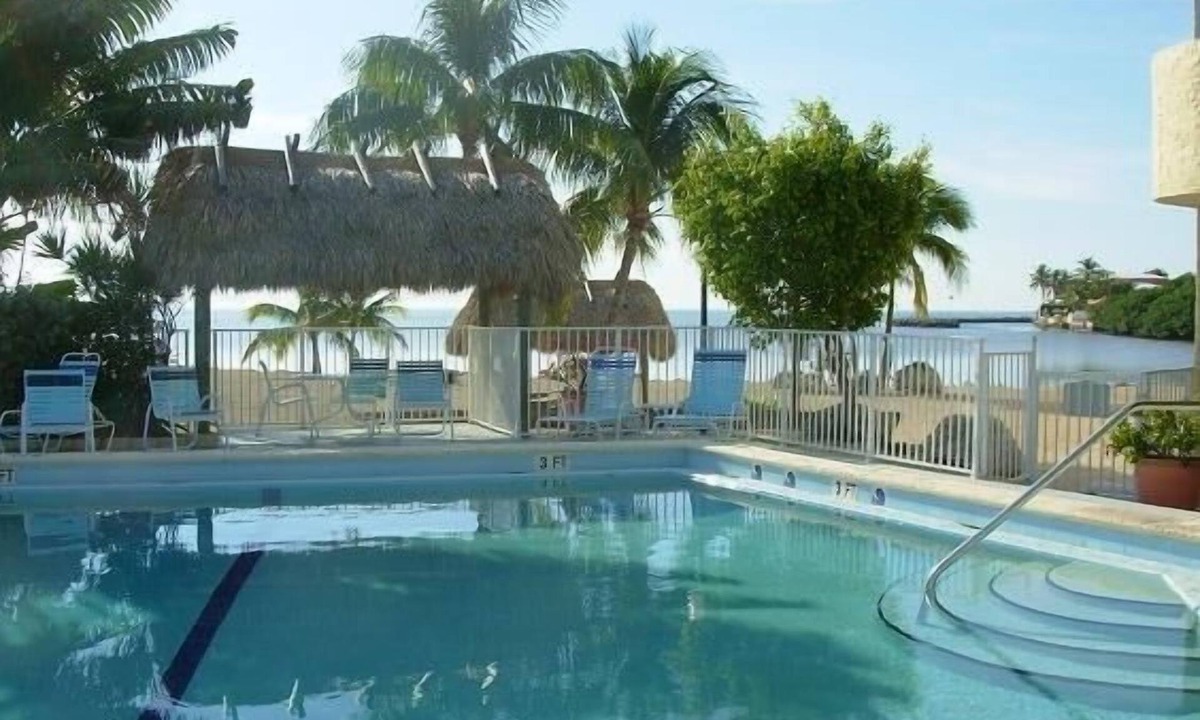 Tavernier House | Wonderful 2 Bedroom Condo with Ocean Views
