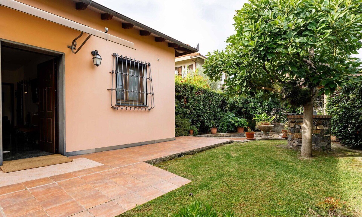 Diano Castello House | Wonderful private villa for 4 people with WIFI, TV and terrace