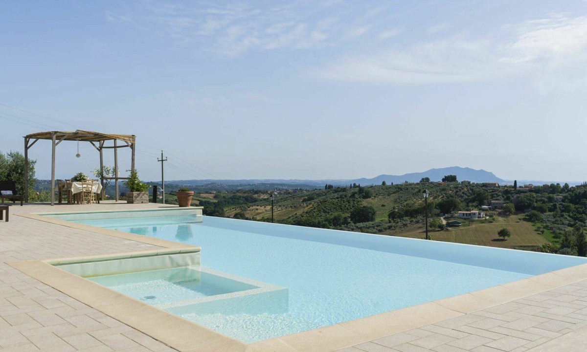 Montebuono House | Wonderful private villa for 10 guests with A/C, private pool, TV, patio, pets allowed and parking