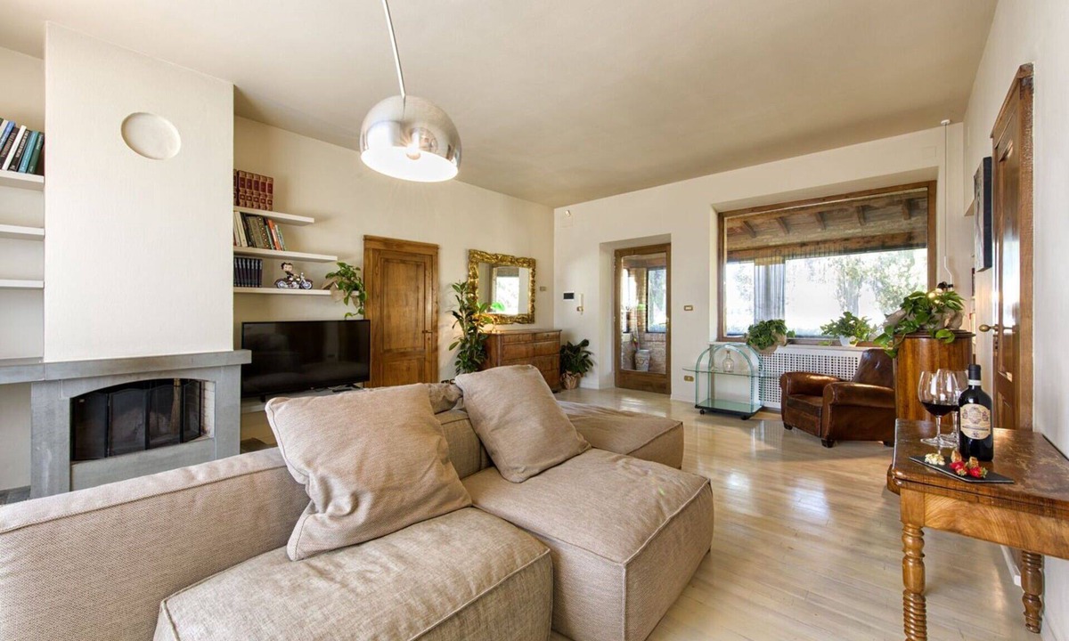 Montalcino Villa | Wonderful private villa for 6 people with A/C, WIFI, hot tub, TV, patio and panoramic view